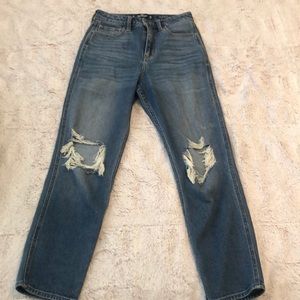 hollister denim mom jeans/ripped